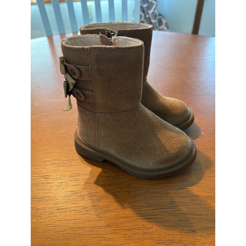 UGG Toddler Jesse Bow Star Chestnut Suede Ankle Boots Size 6 1115835T